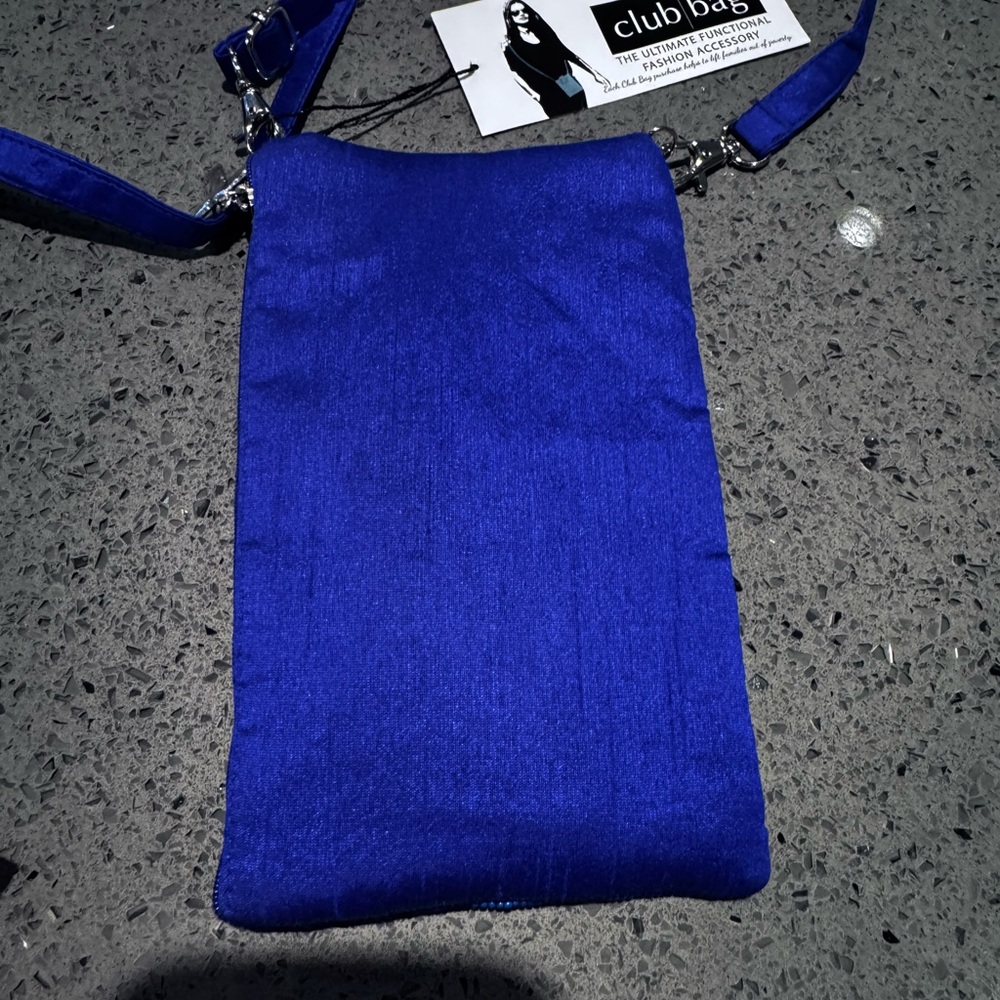 Tupperware Purple Beaded Wristlet with Blue Interior - Picture 4 of 6